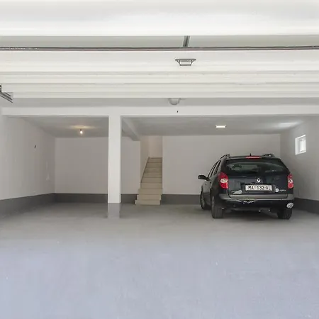 Apartment Vodanovic