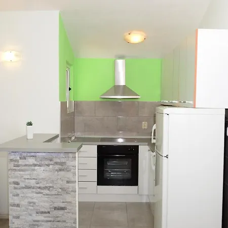 Vodanovic Apartment Podgora